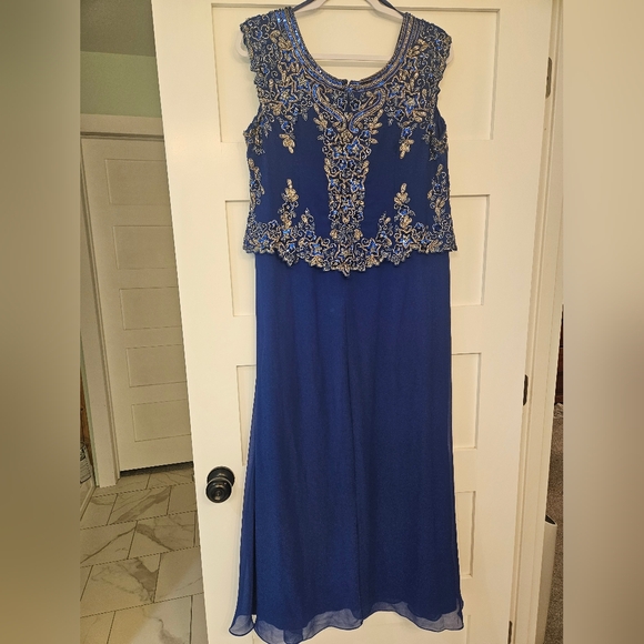 Women’s Formal Dress Size 14 P JKara Gown Beaded Sequins Floral Short Sleeve - Picture 9 of 11